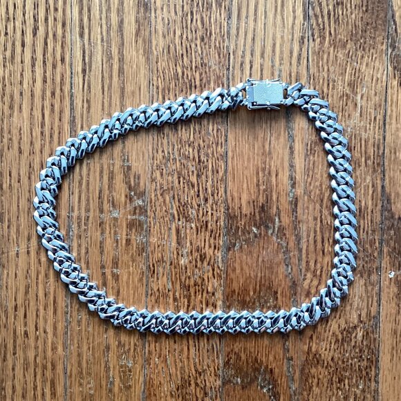 Cuban Link Chain - Picture 2 of 5